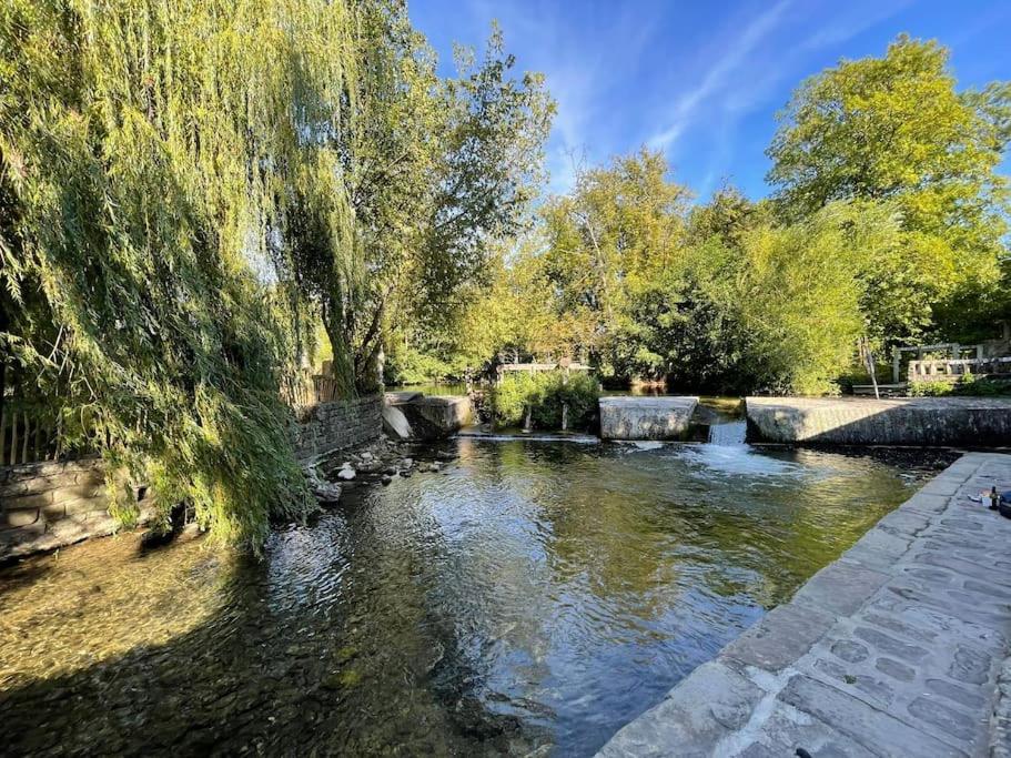 Les Pieds Dans L'Eau - Moret Centre ภายนอก รูปภาพ